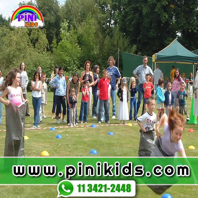 Carreras de embolsado en animaciones infantiles Pinikids